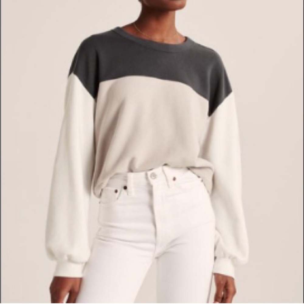 Abercrombie Women’s Crew Neck, Dark Gray Colorblock Sweater, Size XS